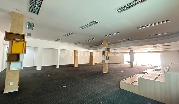 Ready-to-Use Darmo Raya Commercial Building, City Center