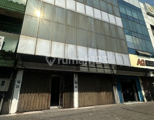 Ruko Komersial Area Perkantoran Nol Jalan Raya Veteran, Surabaya