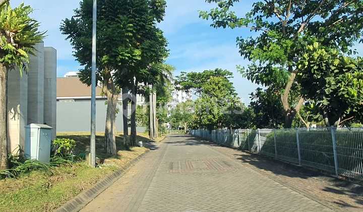 Dijual kavling golf view + danau di Graha Famili , Surabaya Barat 2
