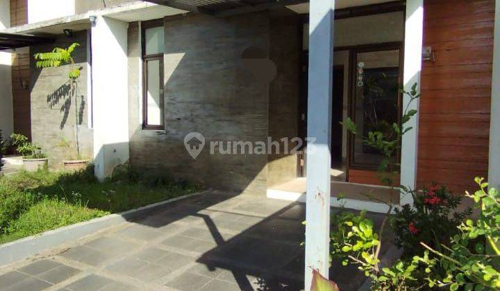 garasi/carport rumah bagus terawat di cluster