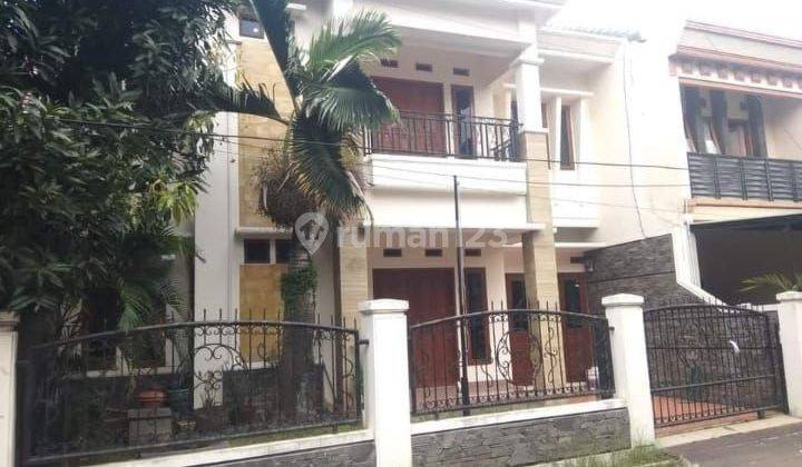 Rumah mewah terawat luas220 di Sayap BKR buahbatu 1