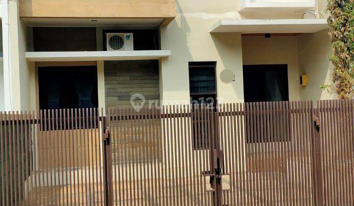 Rumah terawat minimalis di komplek pondok hijau setiabudi 1