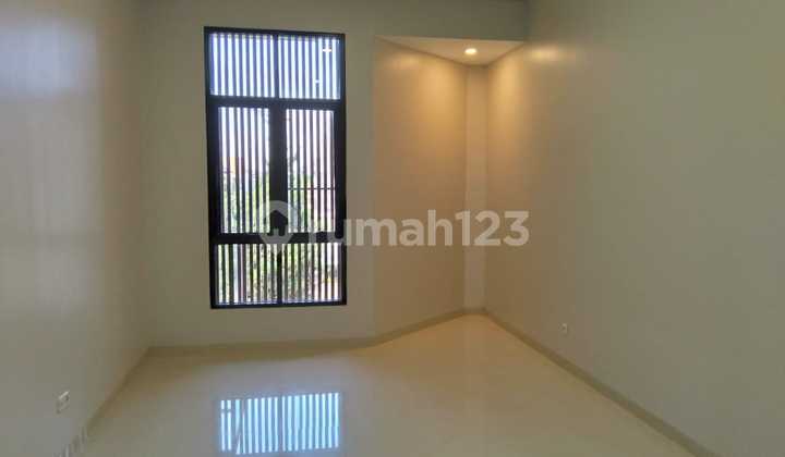 Luxury Lux House in Singgasana Pradana Complex 2