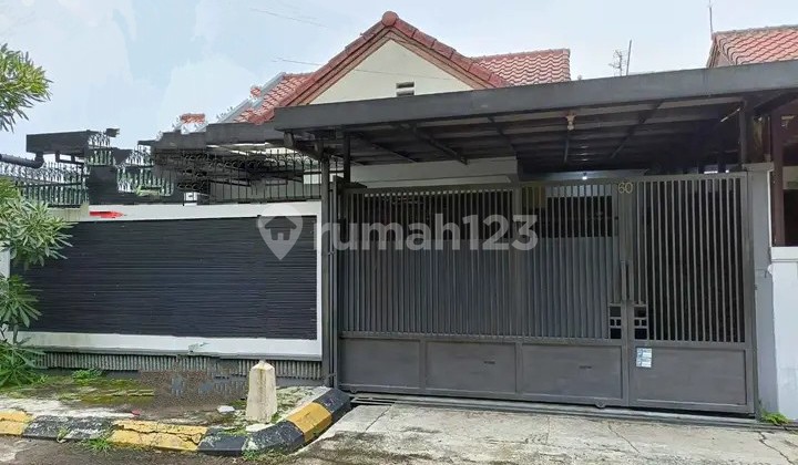 Rumah Terawat Luas 126 Di Komplek Batununggal 2