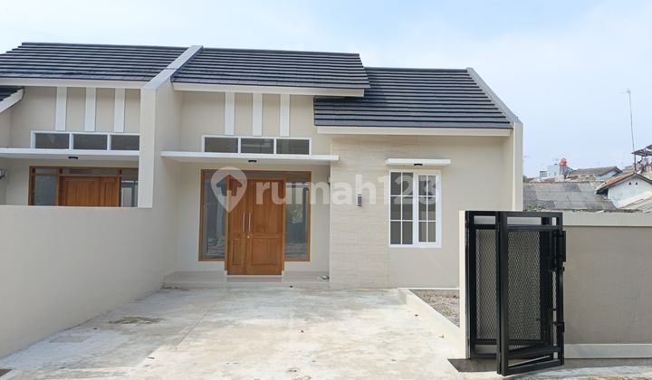 Rumah Bangunan Baru di Komplek Taruna Parahyangan Ujung Berung