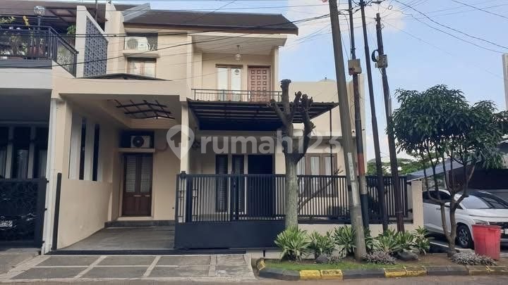 Well-Maintained Minimalist House in Batununggal Complex