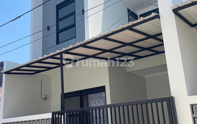 Minimalist House in the Wing of the Solar System, Margahayu Raya 2