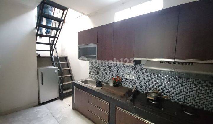 dapur rumah luas135 di komplek gading