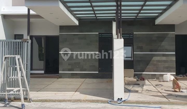 Bangunan Baru Minimalis Di Margahayu Raya Depan Taman