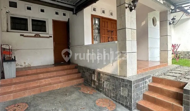 Rumah Terawat +Furnish di Komplek Setiabudi Regency