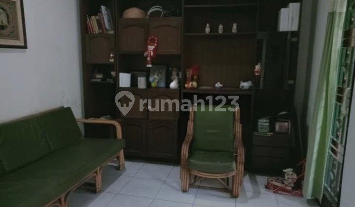 Rumah Strategis Luas 155 di Sayap Riau Martadinata 2