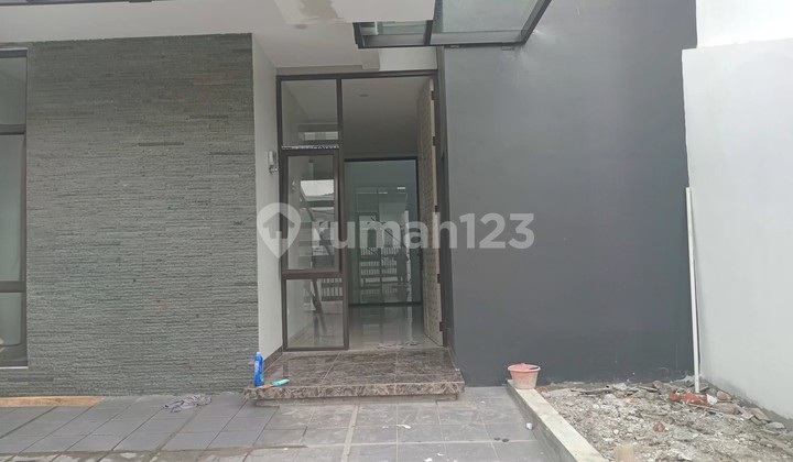 Bangunan Baru di Komplek Batu Indah Batununggal 2