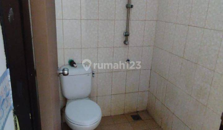 kamar mandi rumah bagus terawat di cluster