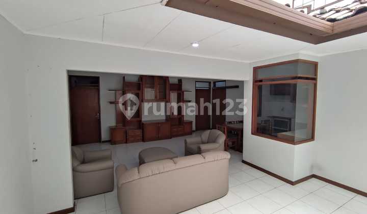 Disewakan Rumah Luas 216 Di Komplek Batununggal 2