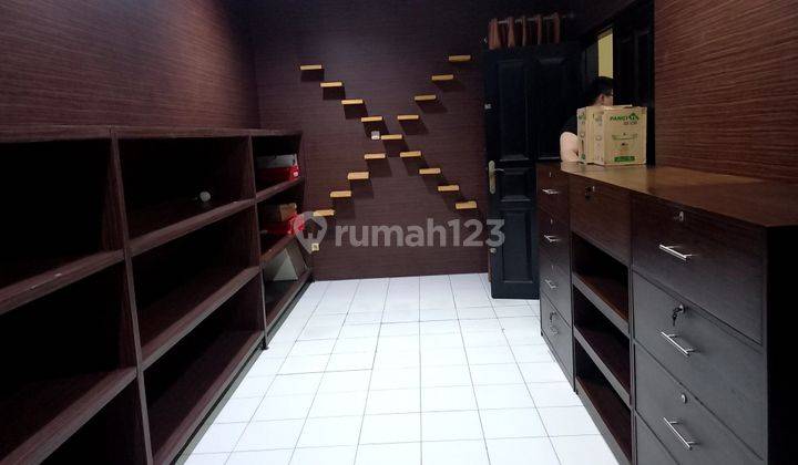 Dijual Rumah Commercial di Matraman 1