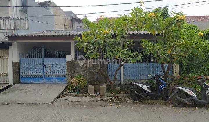 Rumah di Babatan Pantai Timur, Surabaya Row Jalan 3 Mobil 2