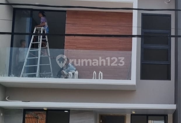 Puri Asri House Pakuwon City Wisma Permai Kenjeran Mulyosari Sutorejo Lebak Babatan Beach 1