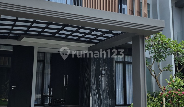 Sell New Luxury House Pakuwon City Surabaya Sell New Luxury House Pakuwon City Surabaya