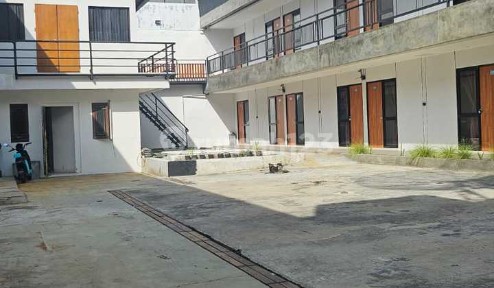 Dijual Rumah Cocok untuk Rumah Kos, Cafe, Kantor, Full Furnished Manyar Rejo