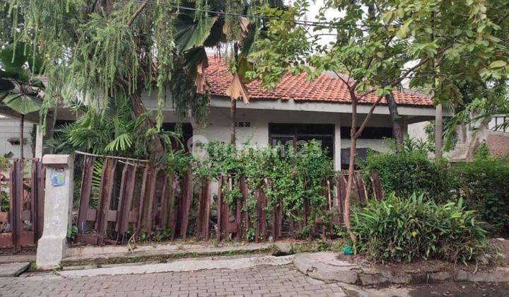 Murah Rumah Hitung Tanah Lokasi Strategis di Raya Jemursari 1