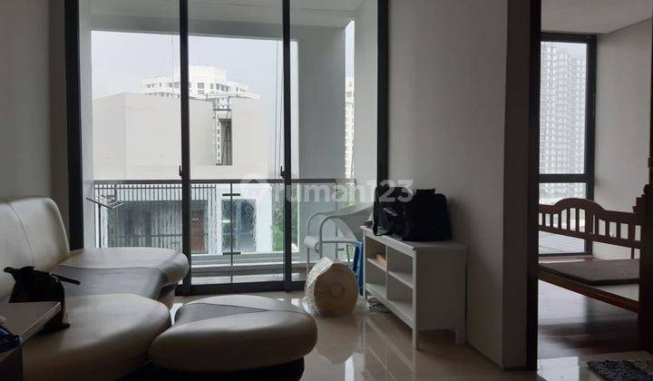 Apartment rosebay tower F semi furnished 2 BR di graha famili 2