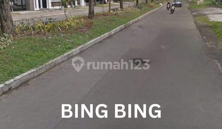 For quick sale, Dharmahusada main road house on Kembar Street Surabaya.