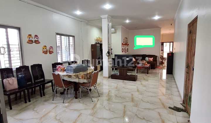 Rumah Besar Pinggir Jalan Strategis di Duri Kepa, Jakarta – Cocok untuk Usaha & Hunian!