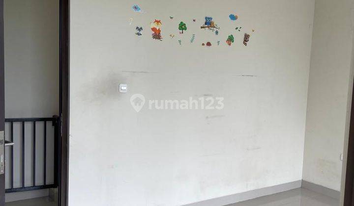 Rumah Di Jalan Krisan Dekat Pintu Tol Dijual Cepat, Jakarta Barat 2