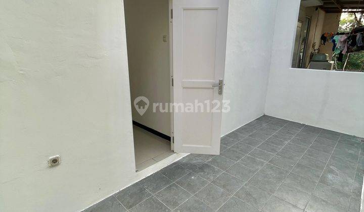 Rumah Minimalis Modern 2 Lantai di Tengah Kota Serpong  2