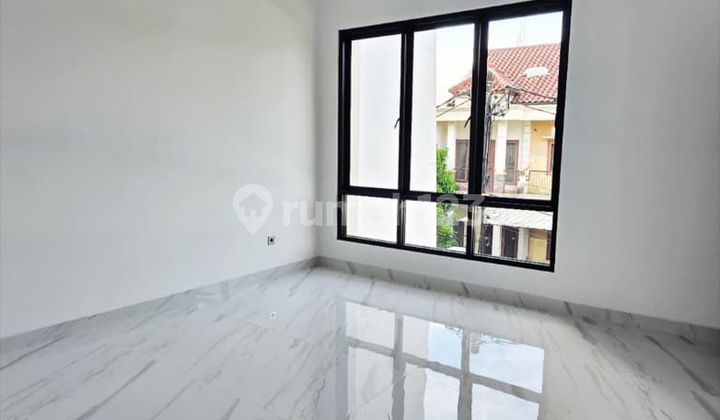 New Luxury House in Taman Villa Meruya - Double Ceiling, Freehold Title & Smart Door Lock 2