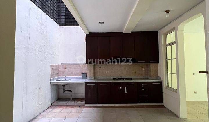 Disewakan Rumah Modern Minimalis 2 Lt di Lippo Karawaci 1