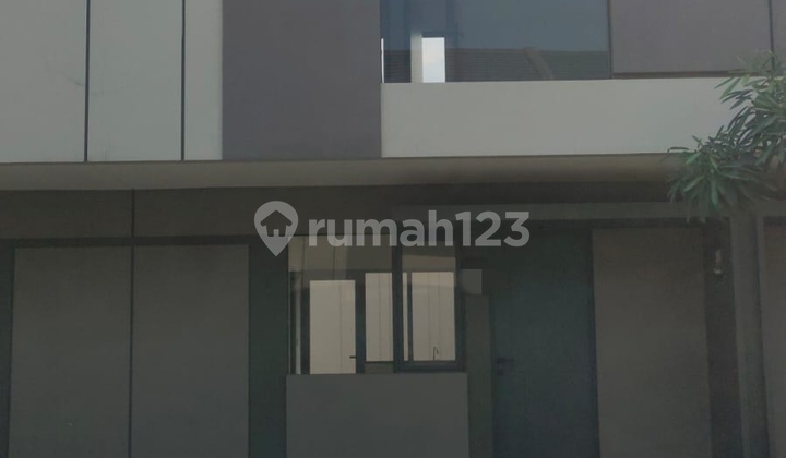 Rumah Baru 2 Lt Disewakan di Park Serpong Dekat Gading Serpong