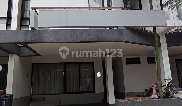 Modern Minimalist Design 2-Story House @Hummingbird Setu Tangsel