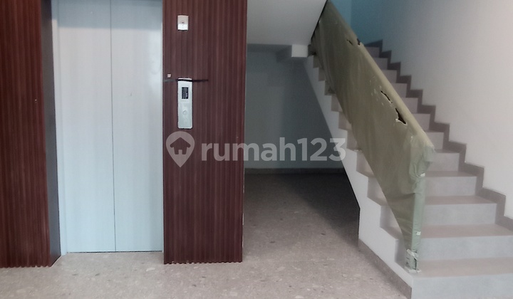 Rumah Mewah Siap Huni 3 Lt Hoek di Sutera Flamboyan Alsut Rumah Mewah Siap Huni 3 Lt Hoek di Sutera Flamboyan Alsut