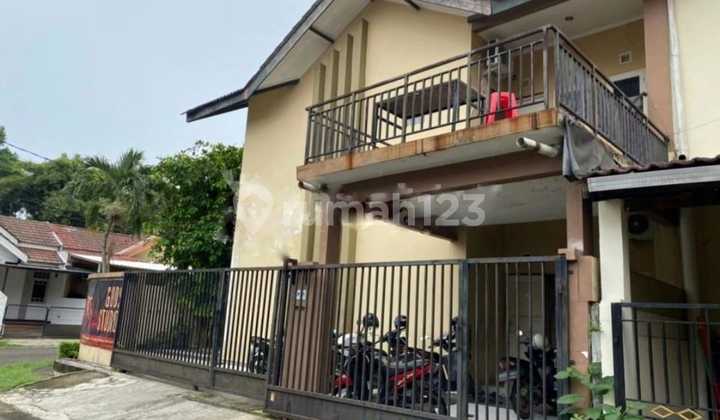Simple 2-Story Hook House in Nusaloka Cluster, BSD