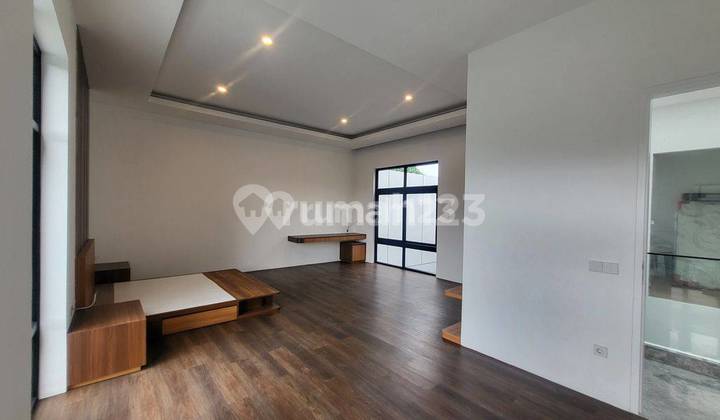 Rumah Modern Classic Posisi Hoek di Sutera Amaryllis - Alsut Rumah Modern Classic Posisi Hoek di Sutera Amaryllis - Alsut