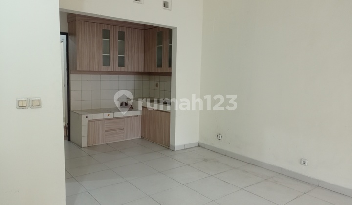 Rumah Disewakan Sutera Kirana 1,5 Lantai Siap Huni di Alam Sutera Rumah Disewakan Sutera Kirana 1,5 Lantai Siap Huni di Alam Sutera