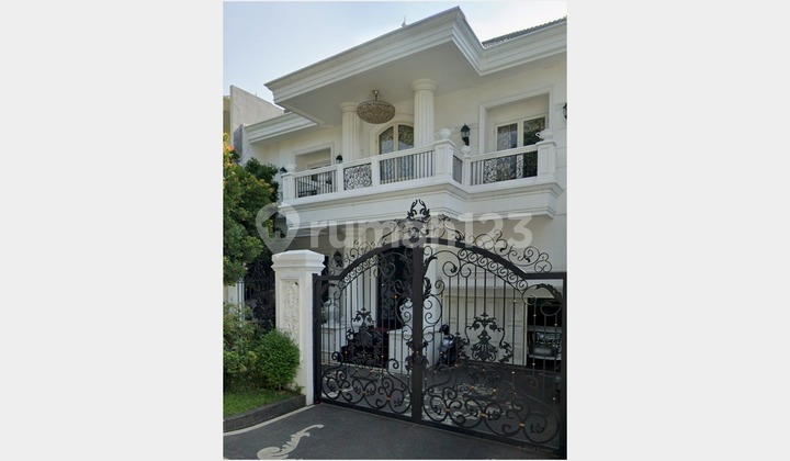 Rumah Bergaya American Classic di Pondok Indah Harga Spesial