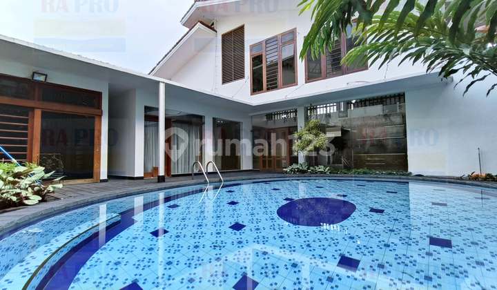 Dijual Rumah Besar Hook Strategis Pondok Indah