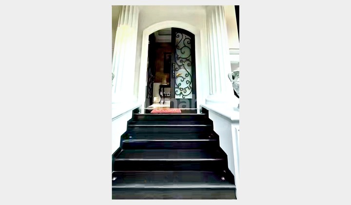 American Classic Style House in Pondok Indah Special Price 2