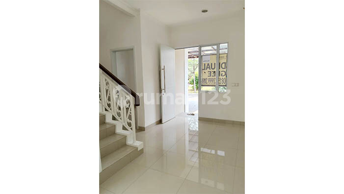 Rumah Baru Siap Huni, Ada Spool, Tenis ,Thames, Jgc, Jaktim