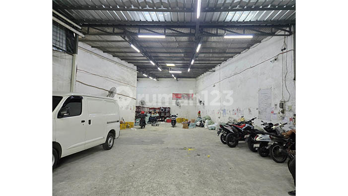 Gudang Raya Kembangan, Jakarta Barat 1