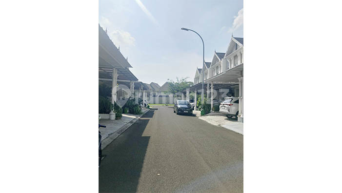 Rumah baru  Siap Huni, ada spool, tenis ,Thames, Jakarta Garden City,  2