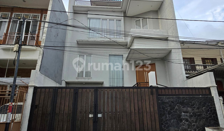 Rumah Siap huni, Tenang, sudah tinggi dari jalan, Kelapa Gading