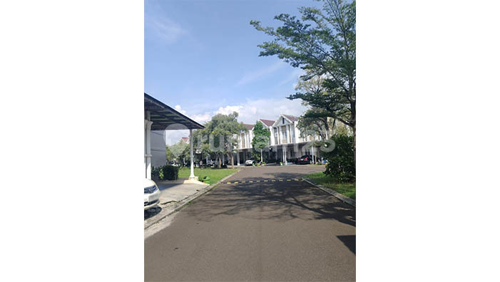 Rumah Baru Siap Huni, Ada Spool, Tenis ,Thames, Jgc, Jaktim