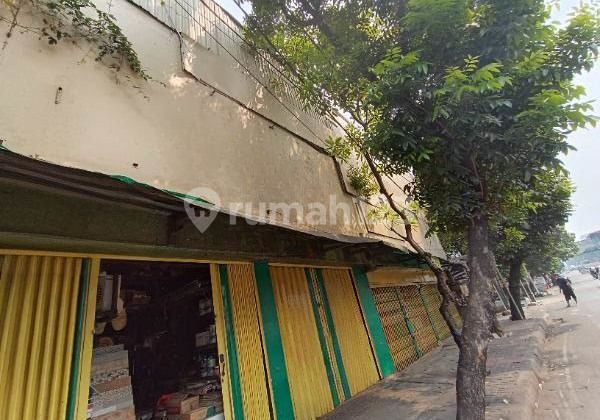 Ruko Mampang Prapatan, Jalan raya dan ramai, di bawah Njop, Jakarta 