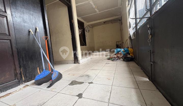 Rumah Jl Laksa Luas 79M2, Jembatan Lima, Jakarta Barat Daerah Strategis