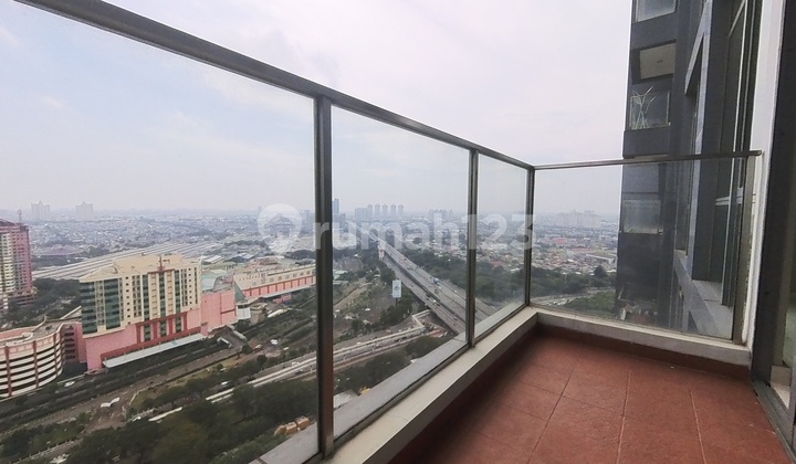 Holland Village, baru, private lift, balkon, Jakarta Pusat Holland Village, baru, private lift, balkon, Jakarta Pusat