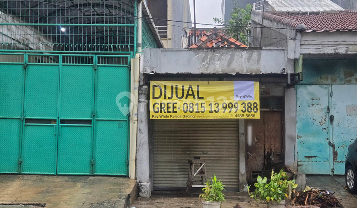 Old House, Jembatan Lima, Main Road, suitable for boarding houses
