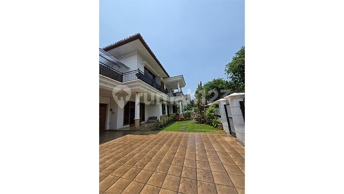 Rumah kayu putih hoek, bebas banjir, jln lebar, prk 8 Mobil, jaktim 2